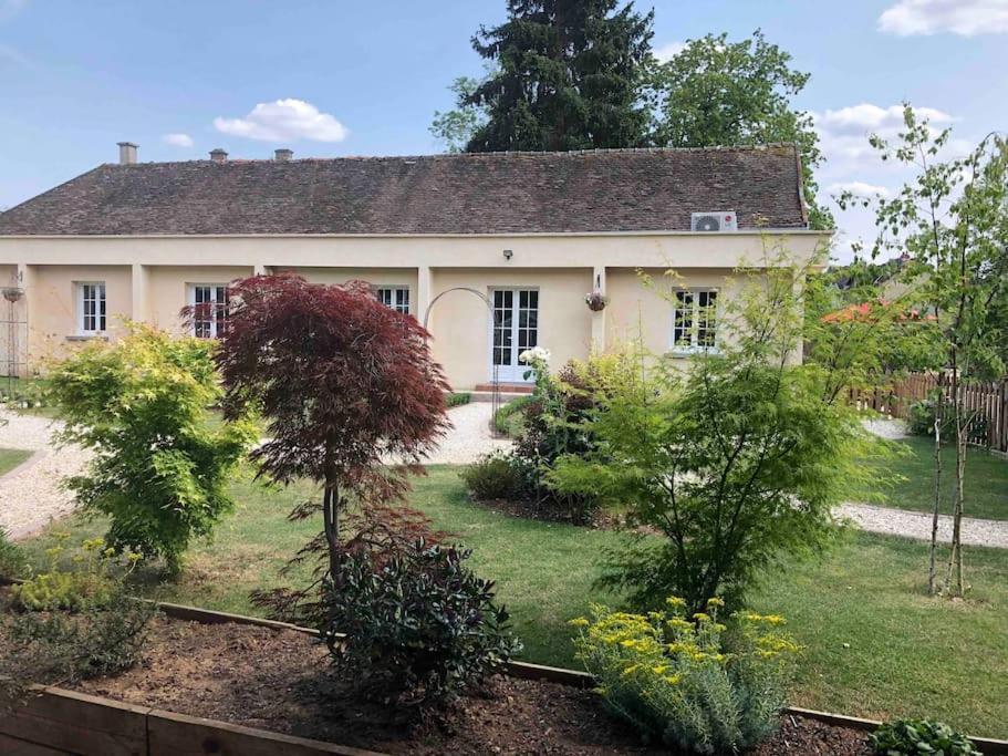 Riverside Lodge Chablis Bagian luar foto